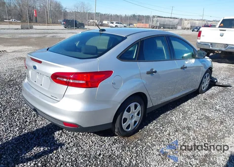 2015 Ford Focus S из США, поврежденный, VIN 1FADP3E26FL313012